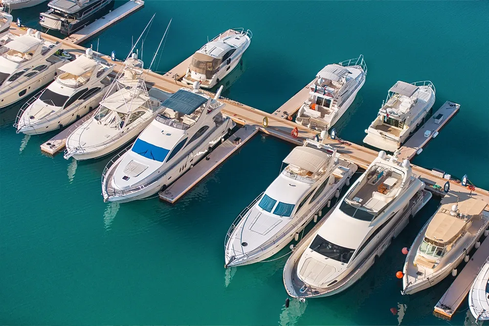 hire a yacht in Dubai